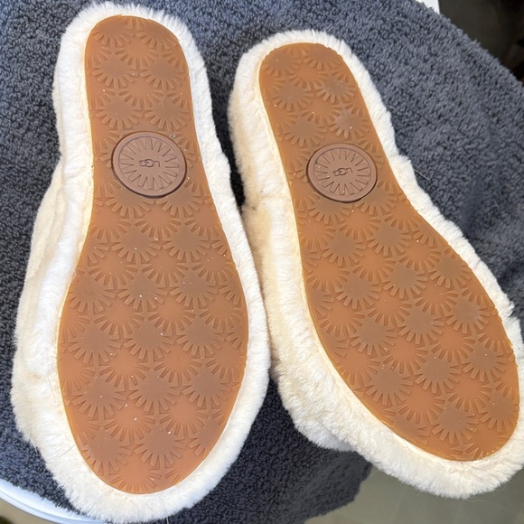 UGG Women's Plush Cream Slippers - Picture 2 of 3